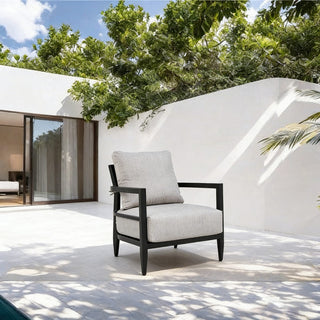 Modern Outdoor Lounge Chair – Fully Welded Aluminum Frame with Sunbrella Cast Silver Cushion, Charcoal Finish